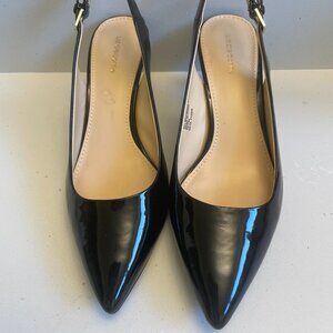 Liz Caliborne 6M Black patent leather sling back pump